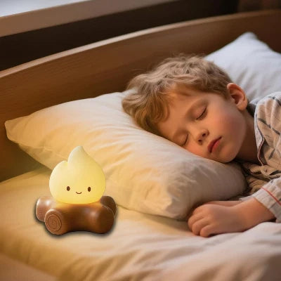 Veilleuse bébé SleepAura™ - enfant qui dort paisiblement