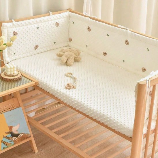 Tour de lit bébé